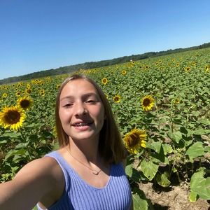 Meet your Posher, Ayla